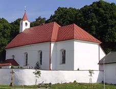 Farn kostel sv. Bartolomje v Radostn nad Oslavou.