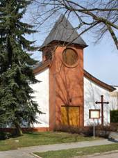 https://upload.wikimedia.org/wikipedia/commons/thumb/1/18/Str%C3%A1neck%C3%A1_Zho%C5%99%2C_small_church.jpg/800px-Str%C3%A1neck%C3%A1_Zho%C5%99%2C_small_church.jpg