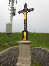 Wayside cross in Studnice, T�eb�� District.JPG
