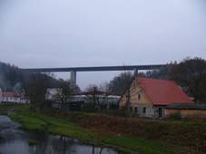 https://upload.wikimedia.org/wikipedia/commons/thumb/8/85/Bridge.Vyso%C4%8Dina.2.jpg/1024px-Bridge.Vyso%C4%8Dina.2.jpg