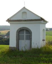Kapli�ka u cesty do Mosti�t�