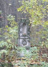 Horn� Debrn� podstavec.JPG