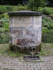 Lazne Fort pramen.JPG