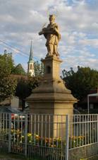 Socha sv. Jana Nepomuck�ho (Hov�z�), n�m., Hov�z�.JPG