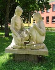 https://upload.wikimedia.org/wikipedia/commons/thumb/6/6c/Vset%C3%ADn%2C_souso%C5%A1%C3%AD_p%C5%99ed_Z%C5%A0_Tr%C3%A1vn%C3%ADky.jpg/1024px-Vset%C3%ADn%2C_souso%C5%A1%C3%AD_p%C5%99ed_Z%C5%A0_Tr%C3%A1vn%C3%ADky.jpg