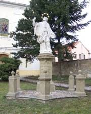 Rousnov - Krlovopolsk Vany, socha sv. Jana Nepomuckho u kostela