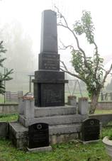 Mileovice, pomnk II. sv. vlka.jpg