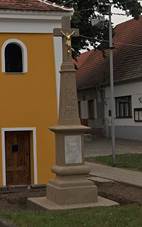 Tucapy-zvonice+kriz.jpg