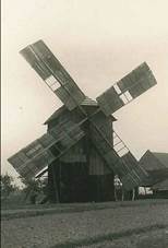 https://upload.wikimedia.org/wikipedia/commons/6/6e/Ml%C3%BDny_Zelen%C3%A1_Hora.png