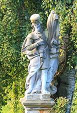 https://upload.wikimedia.org/wikipedia/commons/thumb/5/53/Kn%C3%AD%C5%99ov_-_sochy_svat%C3%A9ho_Josefa_a_svat%C3%A9ho_Vav%C5%99ince.jpg/1280px-Kn%C3%AD%C5%99ov_-_sochy_svat%C3%A9ho_Josefa_a_svat%C3%A9ho_Vav%C5%99ince.jpg