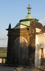 File:Kostel Panny Marie na Chlumku, Lu�e 14.JPG