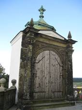 File:Kostel Panny Marie na Chlumku, Lu�e 9.JPG