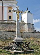 File:Poutn� kostel Panny Marie v Lu�i1.jpg