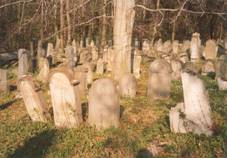 Lu�e-Jewish cemetery.jpg