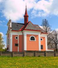 Kostel svat Anny v Pust Kamenici