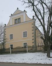 Zemdlsk dvr (Uhersko), S strana nvsi, 01.JPG