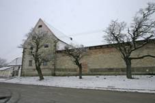 Zemdlsk dvr (Uhersko), S strana nvsi, 02.JPG