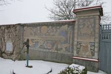 Uhersko p. 32 sgraffito.JPG