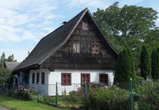 File:Dolni Borikovice G. ChalupaUOdbocky.jpg