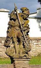 VelkÃ¡ Morava 2016-07-09 3 Sochy.jpg