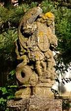 VelkÃ¡ Morava 2016-07-09 3 Sochy.jpg