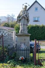 Lukavice, socha svatho Jana Nepomuckho.jpg