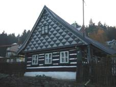 Mladkov - typickÃ¡ chalupa 1.JPG
