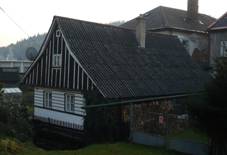 Mladkov - typickÃ¡ chalupa 2.JPG