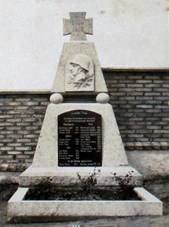 Radoov - pomnk obtem 1. svtov vlky | pomnk obtem 1. svtov vlky v Radoov dne 4. srpna 1929