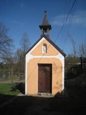 Tetice - kaple Panny Marie | kaple Panny Marie od zpadu - duben 2012