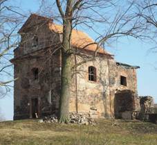 Verušičky - kaple Nejsvětější Trojice | rekonstruovaná kaple Nejsvětější Trojice od jihozápadu - březen 2016