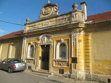 Hodonice (ZN), fara.jpg