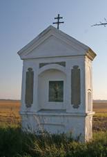 Lukov - vklenkov kaplika u cesty z Hornho Bekova.JPG