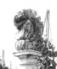 sloup se sousom Nejsvtj Trojice