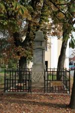 Znojmo-Naeratice, pamtnk svtovch vlek (4264).jpg