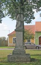 Socha svatho Jana Nepomuckho - ttary.JPG