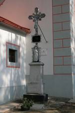 Valtrovice, kostel sv. Jana K�titele - k�� (4205).jpg