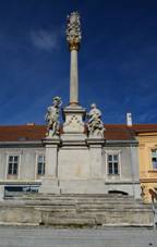 GuentherZ 2014-10-18 (11) Vranov-Frain Hauptplatz Mariensaeule.JPG