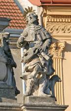 Sloup se sochou Panny Marie na nmst ve Vranov nad Dyj 03.JPG