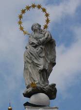 GuentherZ 2014-08-02 (41) Znojmo-Znaim Mariensaeule Rathausturm.JPG