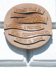 GuentherZ 2010-06-05 0212 Znojmo Marianske Namesti Gedenktafel Karel Zobal.jpg