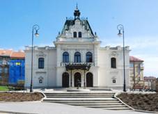 GuentherZ 2010-04-03 0055 Znojmo Mestske Divadlo Znaim Stadttheater.jpg