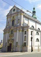 Kostel sv. Vojtcha a Zemsk archiv.jpg